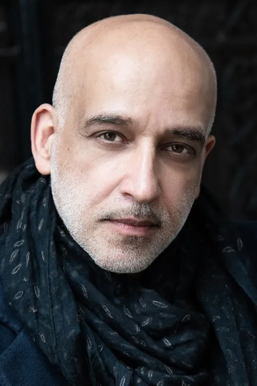 Alok Tewari interpretando a Leslie Nariman