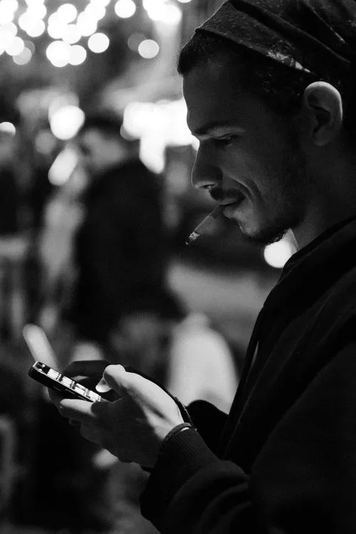 Alpay Şayhan interpretando a Ege