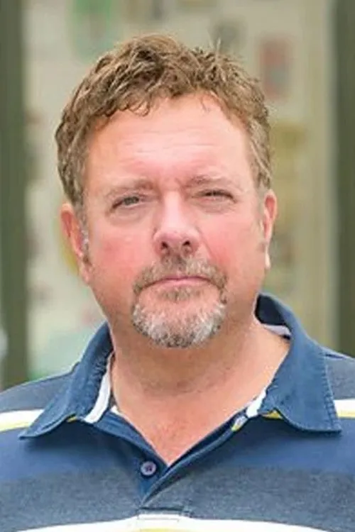 Alun ap Brinley interpretando a Rhodri