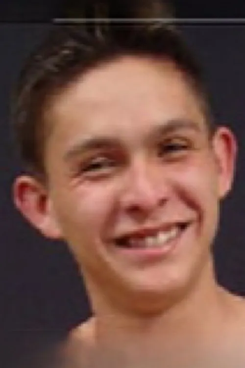 Alvaro Montalvo interpretando a