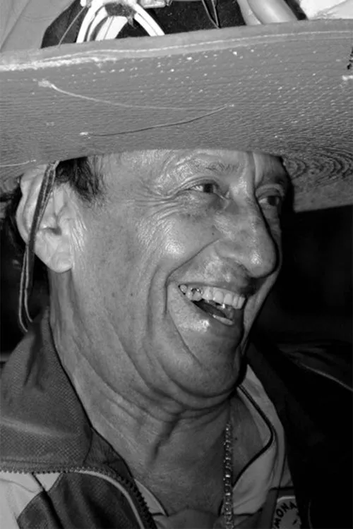 Álvaro Romero interpretando a Self / The Wizard