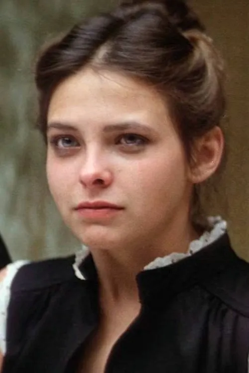 Alyson Best interpretando a Clair