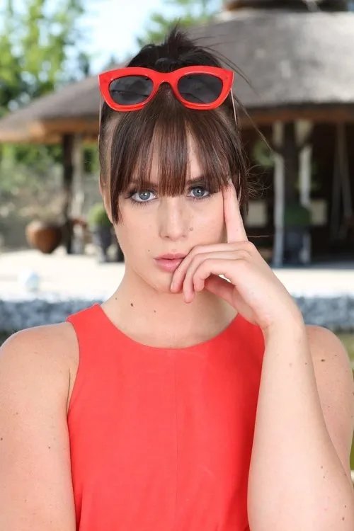 Alyson Thor interpretando a Patient #4