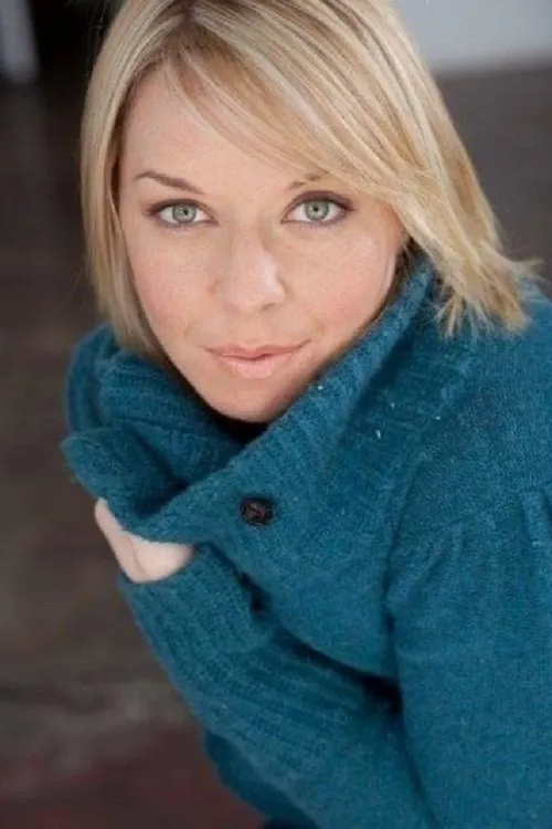 Alyssa Groenig interpretando a Julie