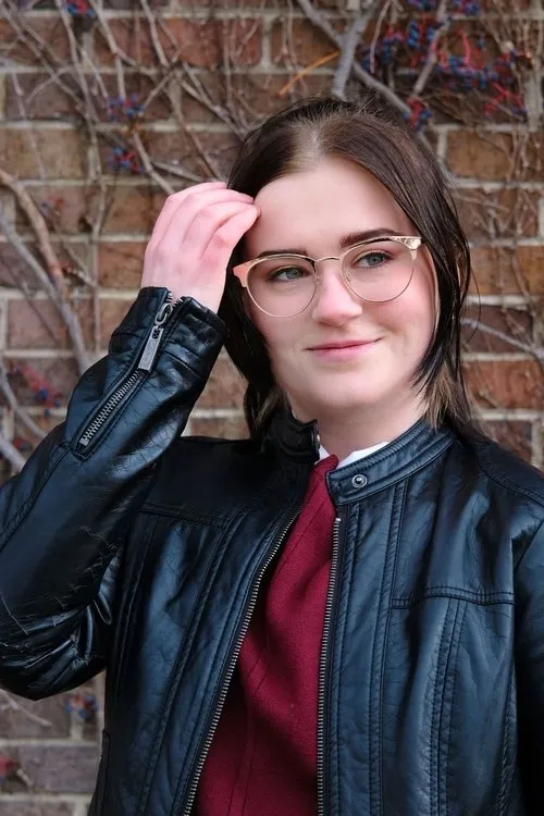 Leah Carroll ha trabajado con Alyx Byrne en 1 ocasiones