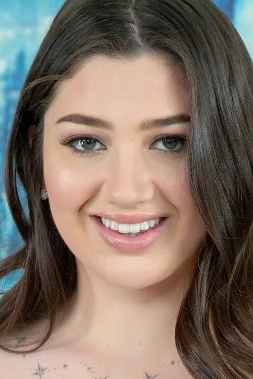 Alyx Star interpretando a (archive footage)