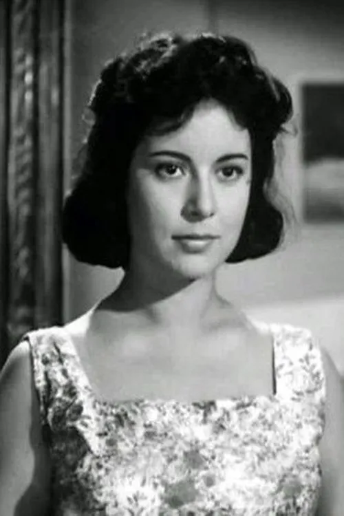 Amaal Farid interpretando a Mona ???