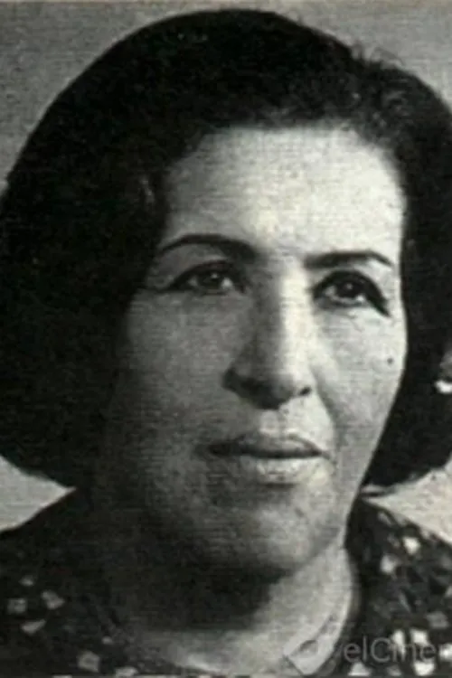 Amal Zayed interpretando a