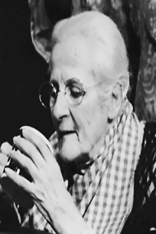 Lefteris Gekas ha trabajado con Amalia Lahana en 1 ocasiones