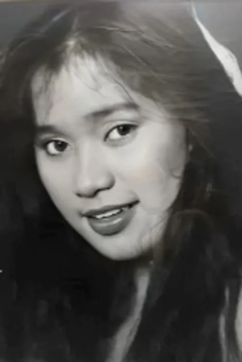 Amanda Amores interpretando a Fely