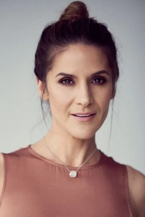 Amanda Byram — personaje: Self - Presenter