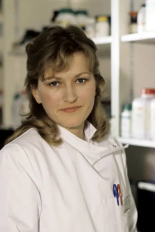 Amanda Hillwood — personaje: Lynn Turtle