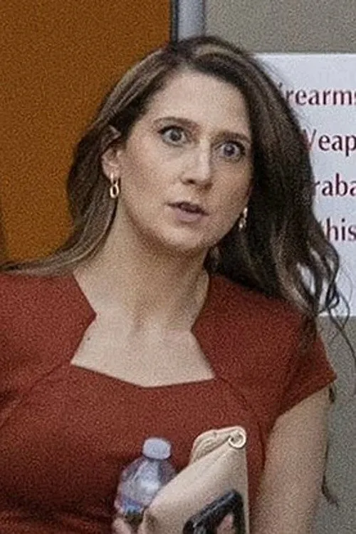 Amanda Kohberger interpretando a Lori