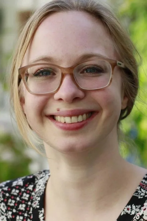 Amanda Norsker interpretando a Rose Nymann