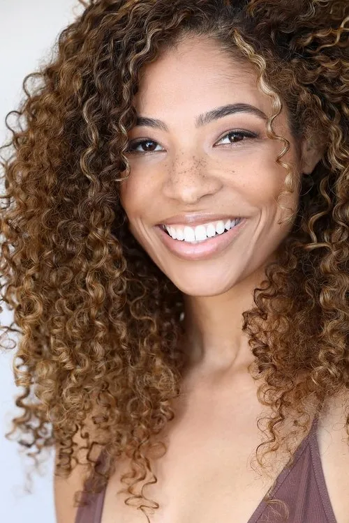 Amanda Payton interpretando a Party Person