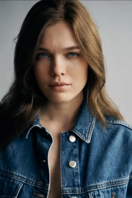 Sara Dhimitri ha trabajado con Amanda Svane en 1 ocasiones