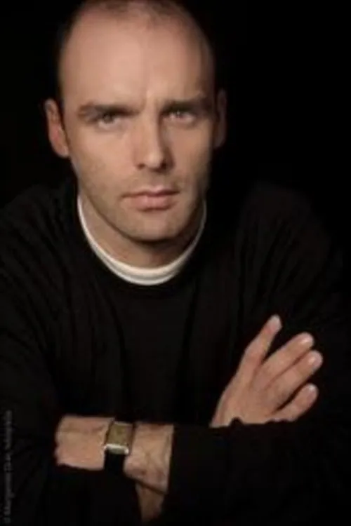 Amandio Pinheiro interpretando a Don Ilario