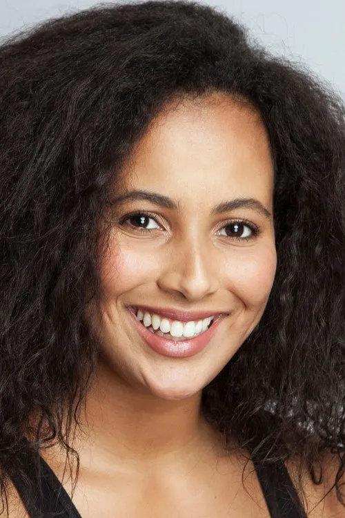 Amara Pedroso interpretando a Maya