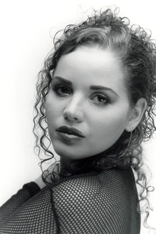 Ámbar Díaz — personaje: Deyanira Blanco "La Cachorra"