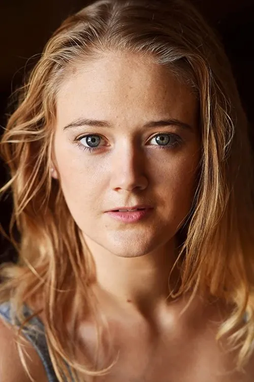 Amber Erwin interpretando a Misty Gilroy