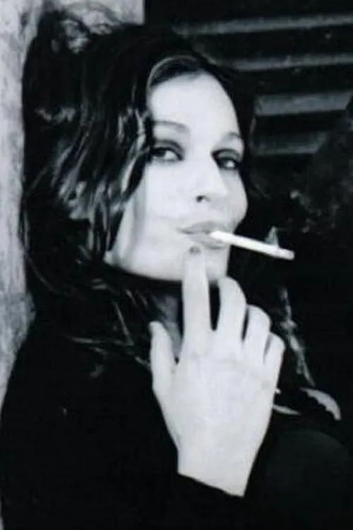 Isabelle Doval ha trabajado con Ambre Boukebza en 1 ocasiones