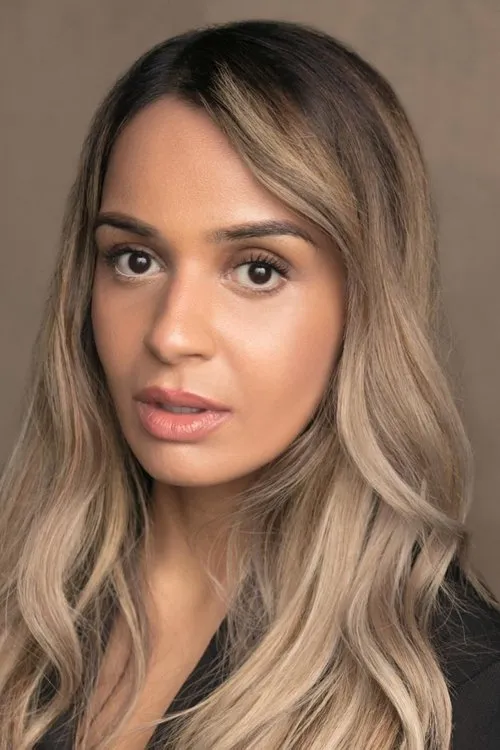 Ambreen Razia interpretando a Zeph