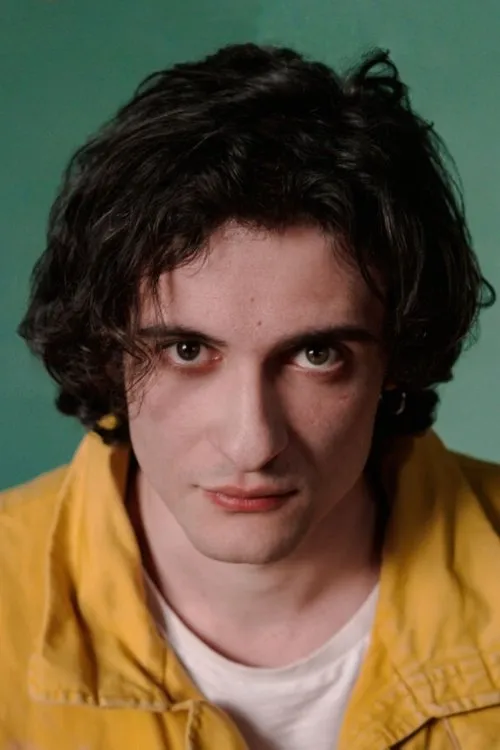 Amedeo Gullà interpretando a Marcello