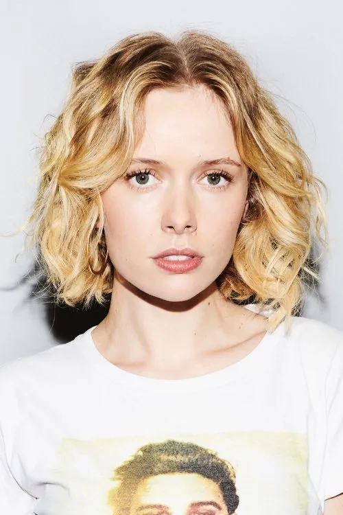 Amelia Eve interpretando a Molly