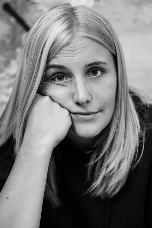 Amelie Albrecht — personaje: Self