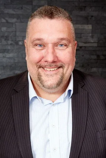 Amin Jensen en su biografía y filmografía