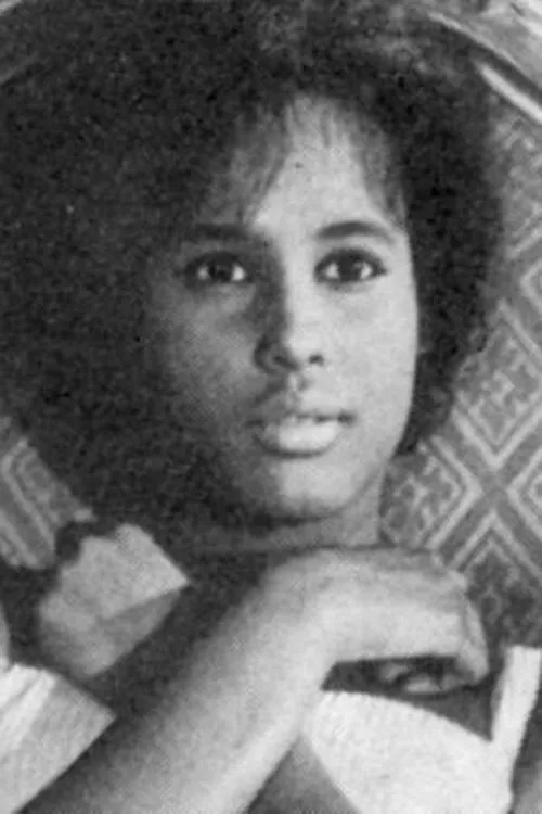 Amina Hasci interpretando a Mariama