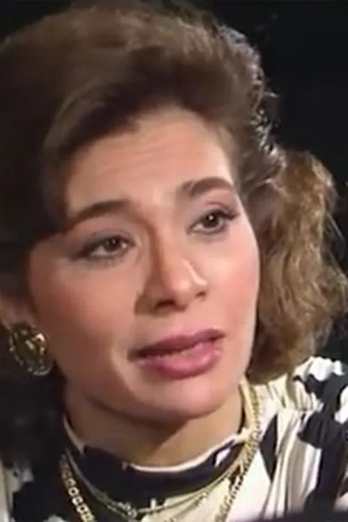 Amira interpretando a 