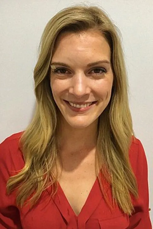 Amy Greenbank — personaje: Rochelle West