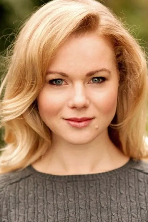 Amy Lennox interpretando a Sophie