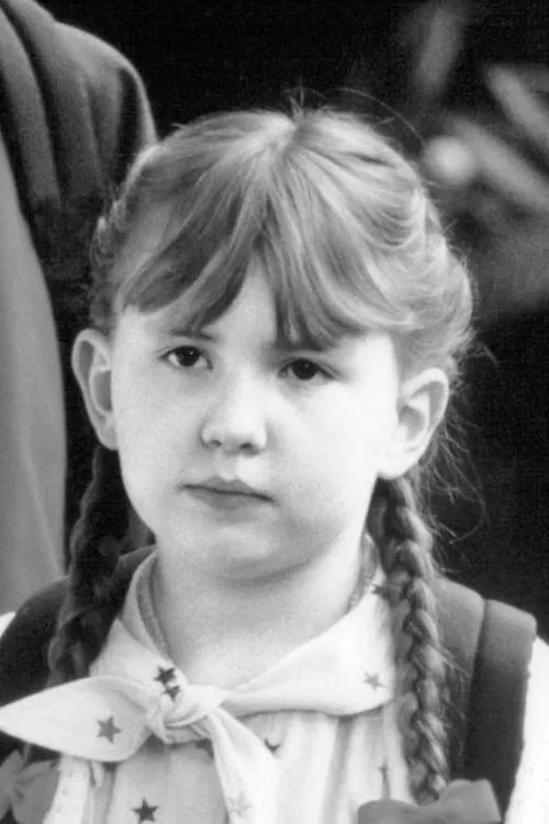 Amy Sakasitz interpretando a Margaret Wade