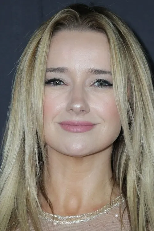 Amy Shiels interpretando a Gemma