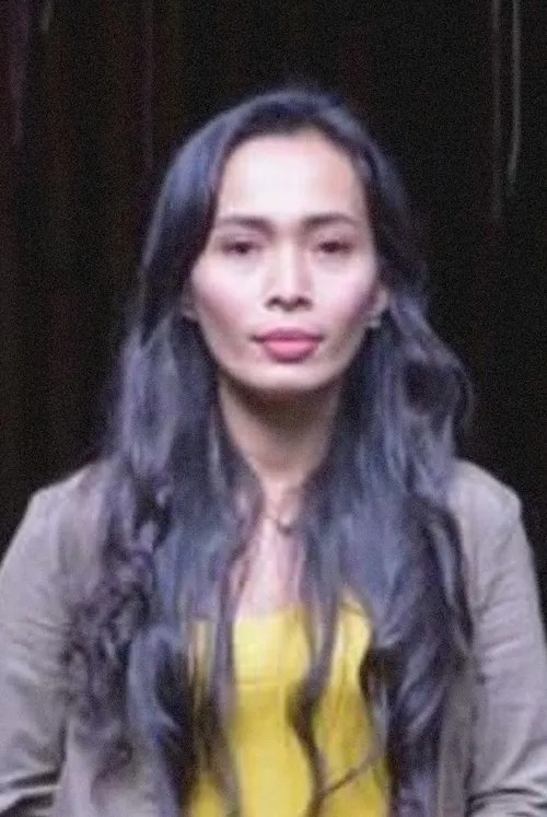 Amyza Aznan interpretando a 