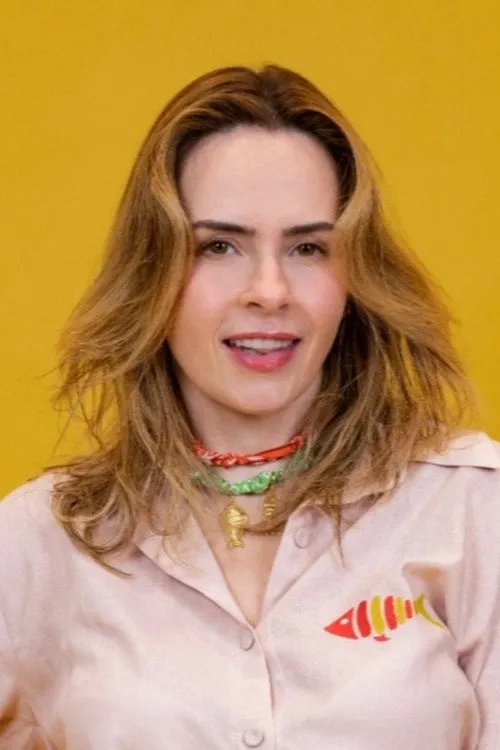 Ana Paula Renault — personaje: Self - Commentator