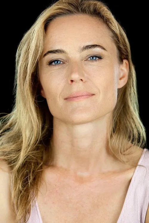 Nathaly Thibault ha trabajado con Anana Rydvald en 3 ocasiones