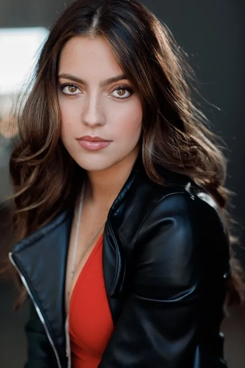 Anastasia Kasimos interpretando a Lea Breton