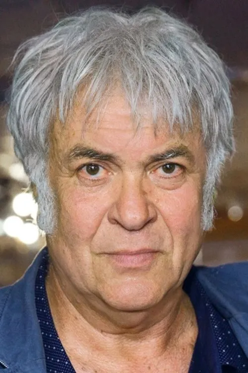 Anatoli Khostikoyev interpretando a Arkadiy Yershov