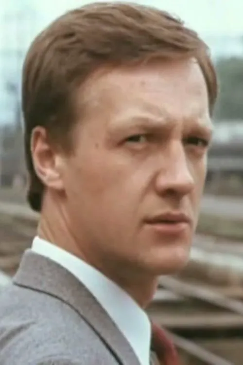 Анатолий Лукьяненко interpretando a 