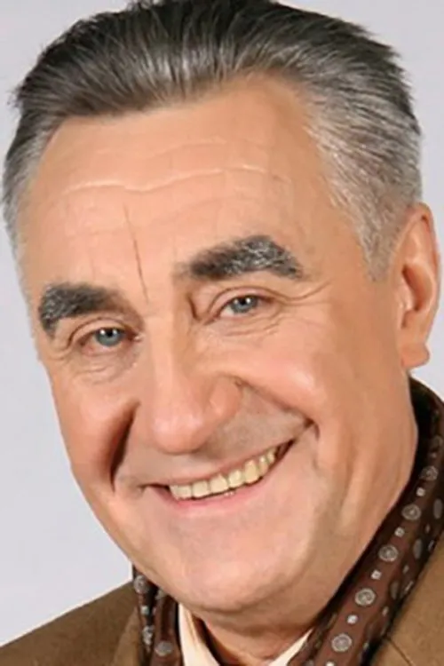 Анатолий Васильев interpretando a 