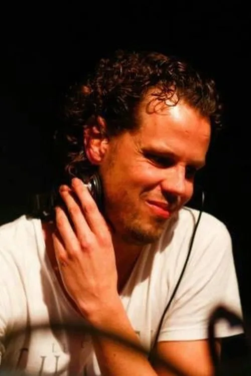 Adaro ha trabajado con Anco Timmerman en 1 ocasiones