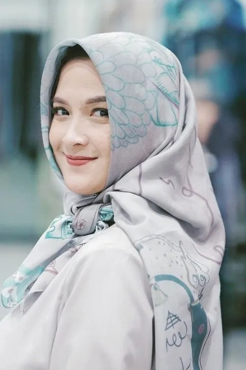 Cesa David Luckmansyah ha trabajado con Andhara Early en 2 ocasiones