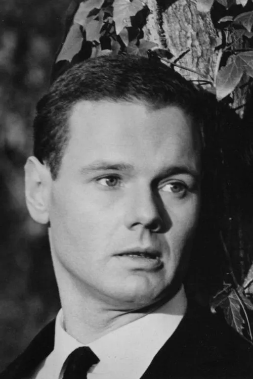 André Jocelyn interpretando a Richard Marcoux