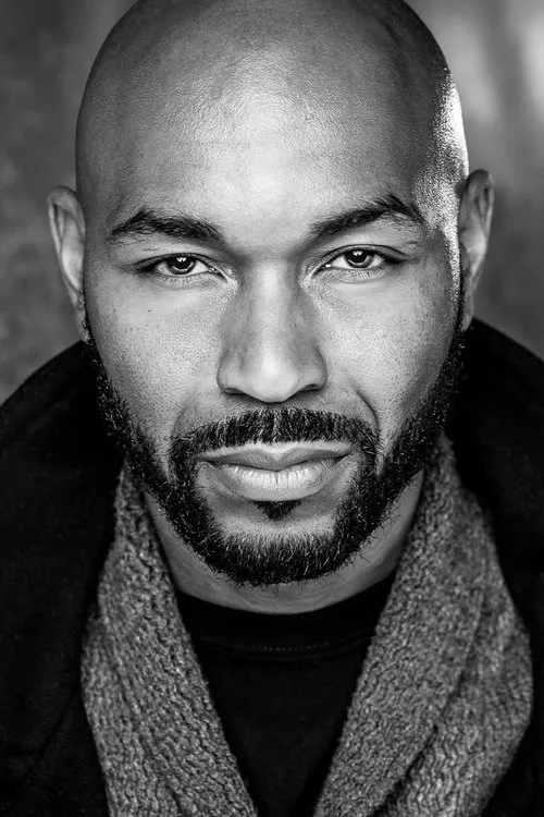 Andre Lamar interpretando a 