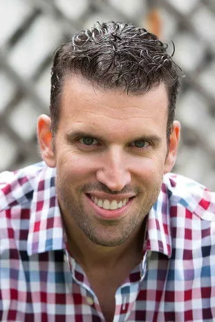 André Latour en su biografía y filmografía