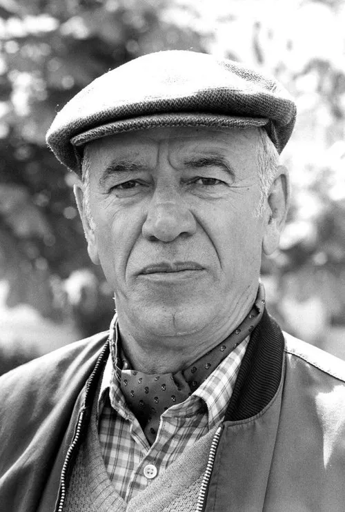 André Pousse interpretando a Le commissaire Schmidt