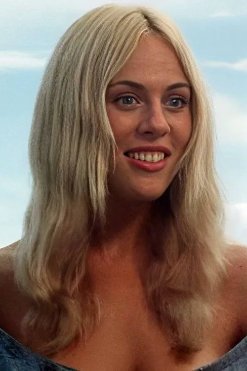 Andrea Cagan interpretando a Carey